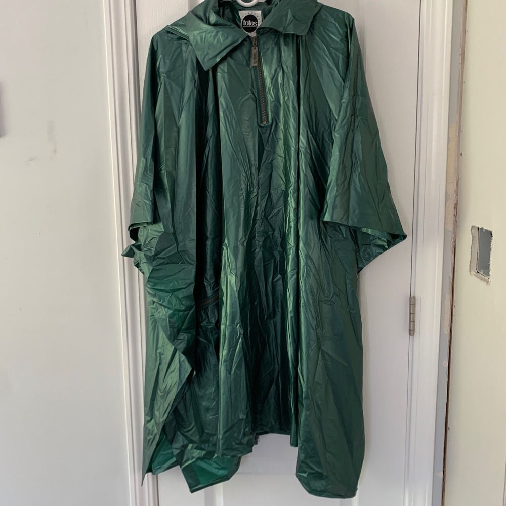 Totes Rainwear Green Vinyl Hooded Poncho Quarter Zip Rain Coat One Size 5216